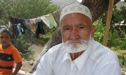 Azeri octogenarian fathers two children