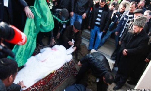 Azeri woman in grave condition after self-immolation