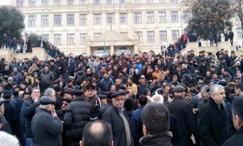 Baku protest against housing compensation