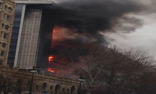 Strong fire observed in building in Baku’s center - PHOTO