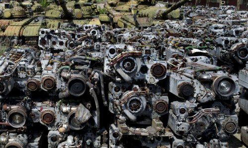 Hundreds of rusting tanks found abandoned in a secret Ukrainian depot - PHOTO