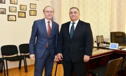 Mollazade meets Dutch ambassador in Baku