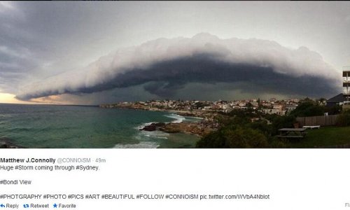 Apocalyptic' storm front with menacing clouds rolls over Sydney - PHOTO