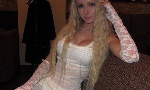 'Human Barbie' strives to become Breatharian who lives off light and air - PHOTO+VIDEO