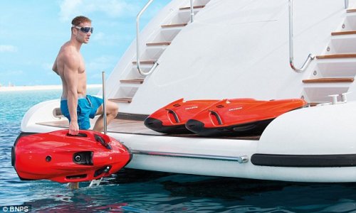 £12,500 underwater jet-ski lets you cruise to depths of 130ft at 10mph - PHOTO+VIDEO