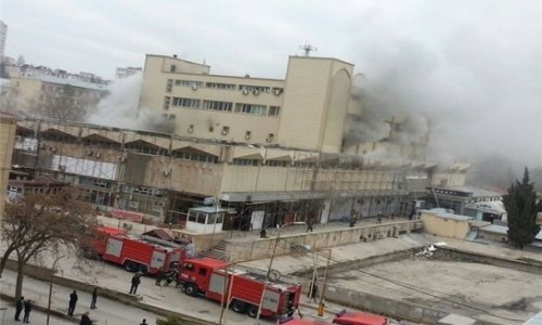 Fire at Baku shopping center extinguished