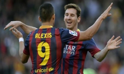 Messi bags hat-trick to break Barca goalscoring record