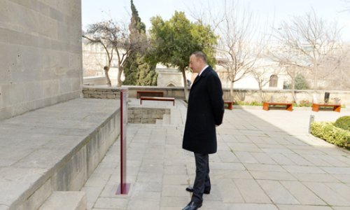 President Ilham Aliyev views exposition at Shirvanshah`s Palace - PHOTO