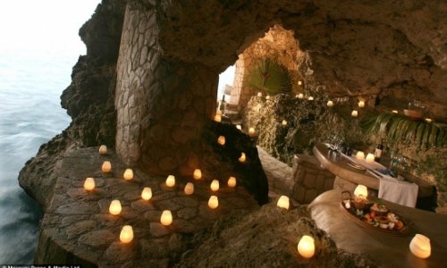 The spectacular cave hotel - PHOTO