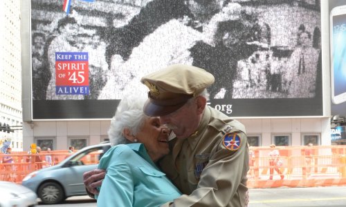 What The Most Romantic Photos Of All Time Can Teach Us About Love - PHOTO