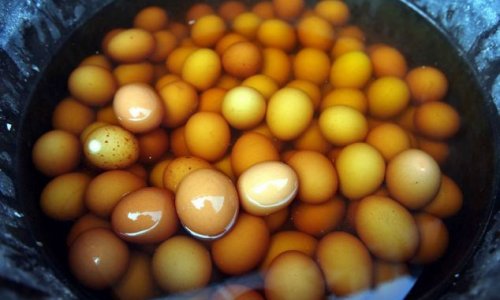 Traditional delicacy... of eggs boiled in boys' URINE - PHOTO+VIDEO