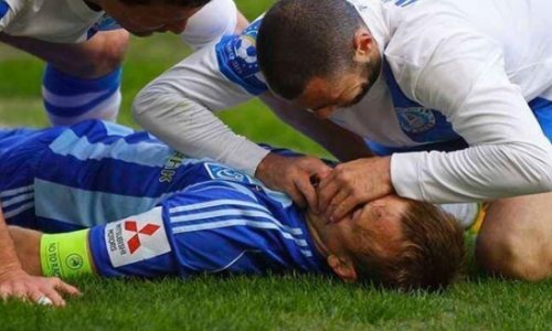 Soccer Player Saves Rival After Frightening Injury - VIDEO