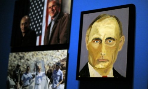 George W Bush exhibits his paintings of world leaders - PHOTO