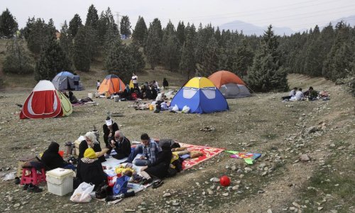 Iranians avoid bad luck with outdoor festival - PHOTO