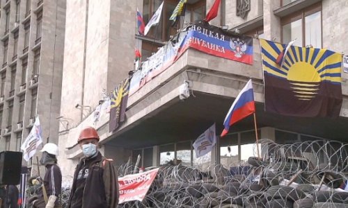 Donetsk protesters dig in at government building