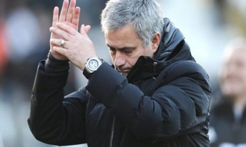 Chelsea fans to pay millionaire Mourinho's fine