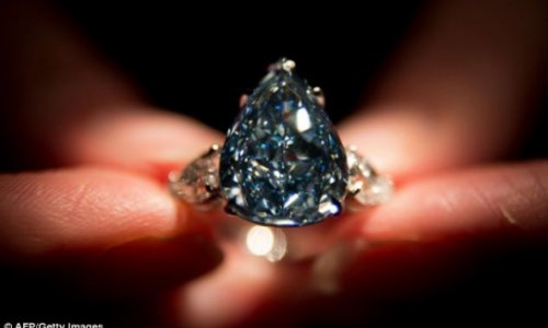 £13.5 million ring featuring flawless blue diamond up for auction - VIDEO