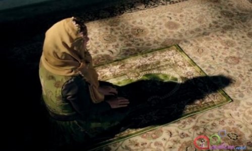 Arvadını namaz qıldığı yerdə öldürdü - Bakıda olay