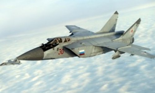 Опасное сближение российского МиГ-31 с норвежским F-16 - ВИДЕО