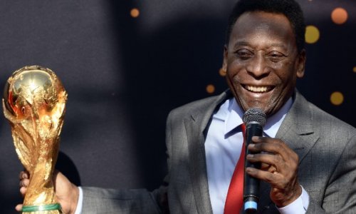 Soccer great Pele remains in intensive care