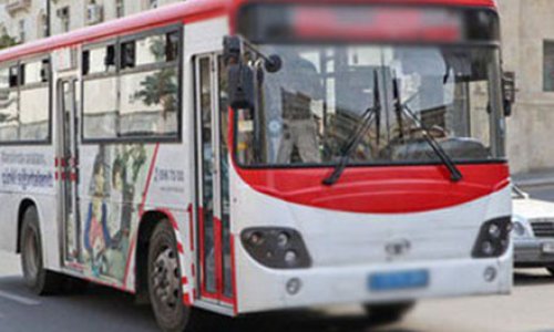 Bakıda sərnişin avtobusu qəza törətdi: ölən var