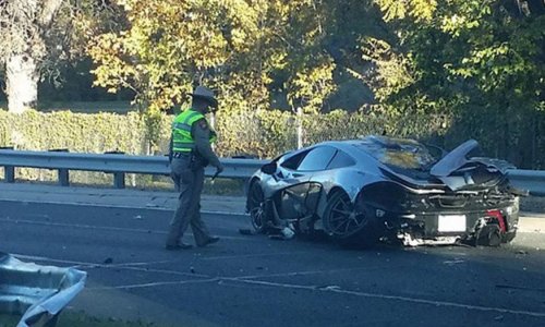 Водитель разбил люксовый McLaren P1 сразу после покупки