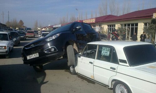 Азербайджанский госчиновник попал в ДТП