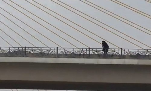 Еще одна попытка суицида на мосту «Кероглу»