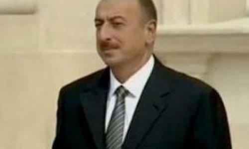 Ильхам Алиев ознакомился со строительством мечети Гейдар