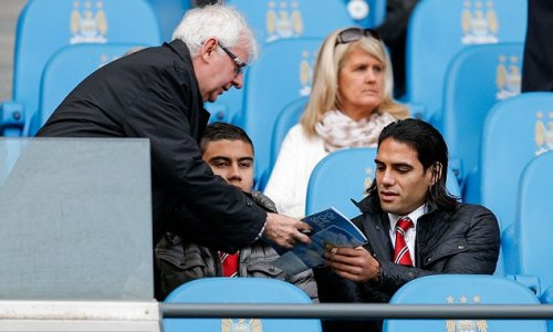 Van Gaal ordered Radamel Falcao off team bus to sign autographs