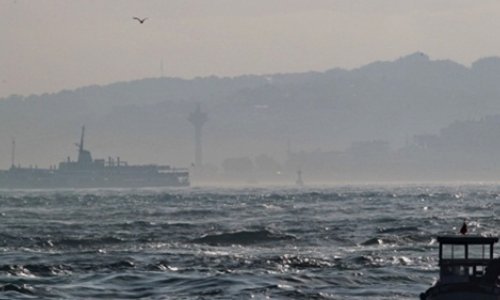 В Стамбуле из-за шторма отменены морские рейсы