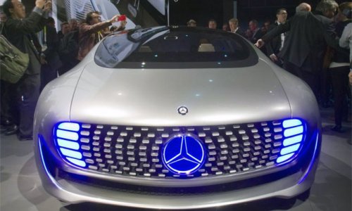 Mercedes dreams of turning the car into a luxury lounge