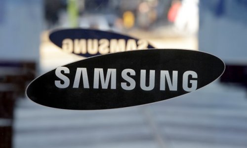 Доходы Samsung упали в полтора раза