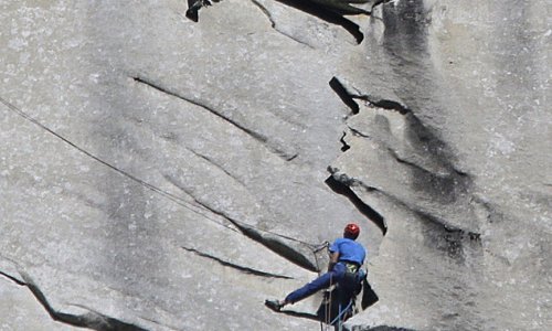 Yosemite climbers make history as both men reach the top of El Capitan