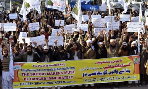Pakistani Muslims demand death sentence for Charlie Hebdo staff