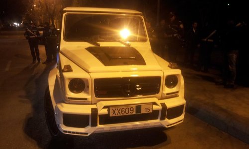 В Баку водитель бросил на улице 300-тысячный автомобиль