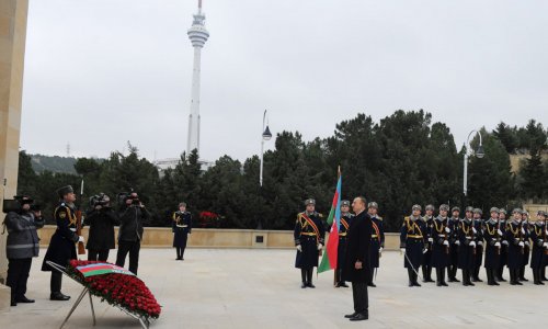 Azerbaijani president pays tribute to martyrs