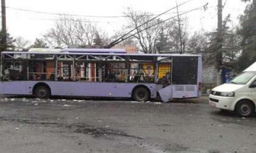 Donetskdə tramvay dayanacağı vurulub, 13 nəfər öldü