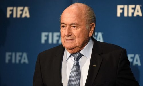 Fifa: Sepp Blatter calls for Uefa to show 'courage' and challenge him
