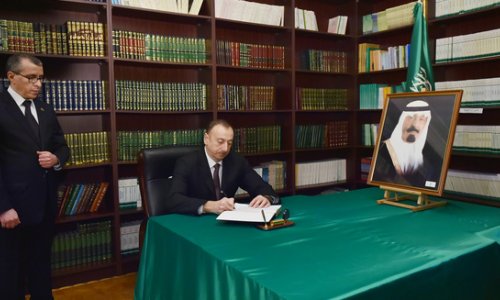Aliyev visits Saudi embassy in Baku to condole king's death