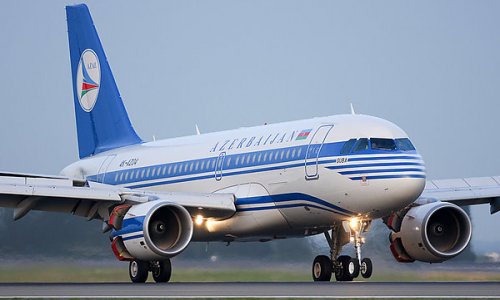 AZAL представил в Праге свой Boeing 787 Dreamliner