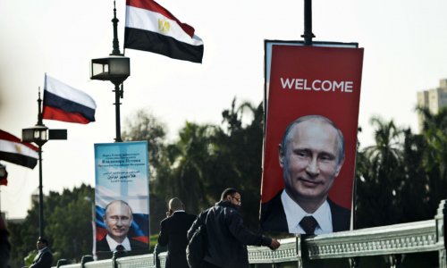 Egypt welcomes Putin with horribly mangled Russian anthem
