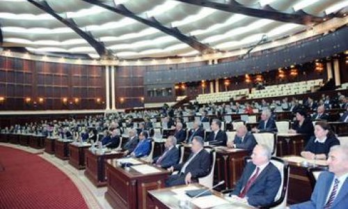 Discussions on Azerbaijan-US relations continue at parliament