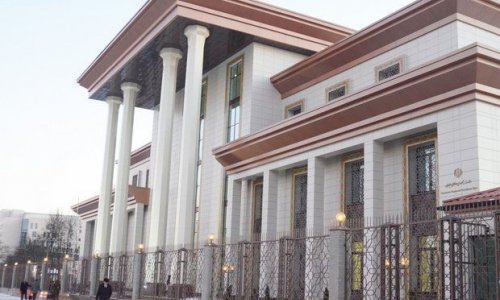 Азербайджанец построил здание посольства