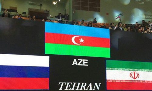 İranda Azərbaycan bayrağını təhqir etdilər