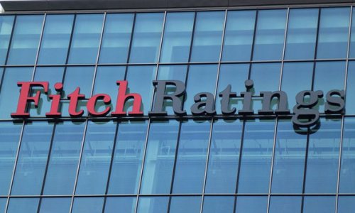 Fitch Ratings manatın ucuzlaşmasını dəstəklədi