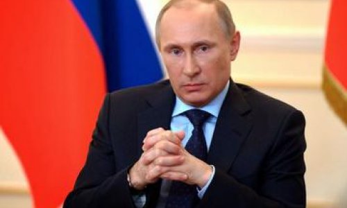 Russia's Putin cuts salaries of presidential administration by 10 percent