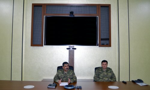 Azerbaijani Defense Minister holds meeting on frontline