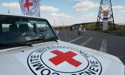 Сотрудники МККК посетили кельбаджарских заложников