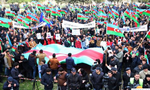 Oппозиция провела антикризисный митинг в Баку -  ОБНОВЛЕНО